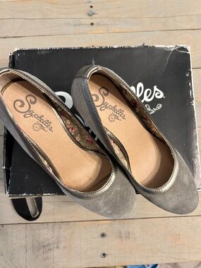 Seychelles Gray Suede Round-Toe Ballet Flats